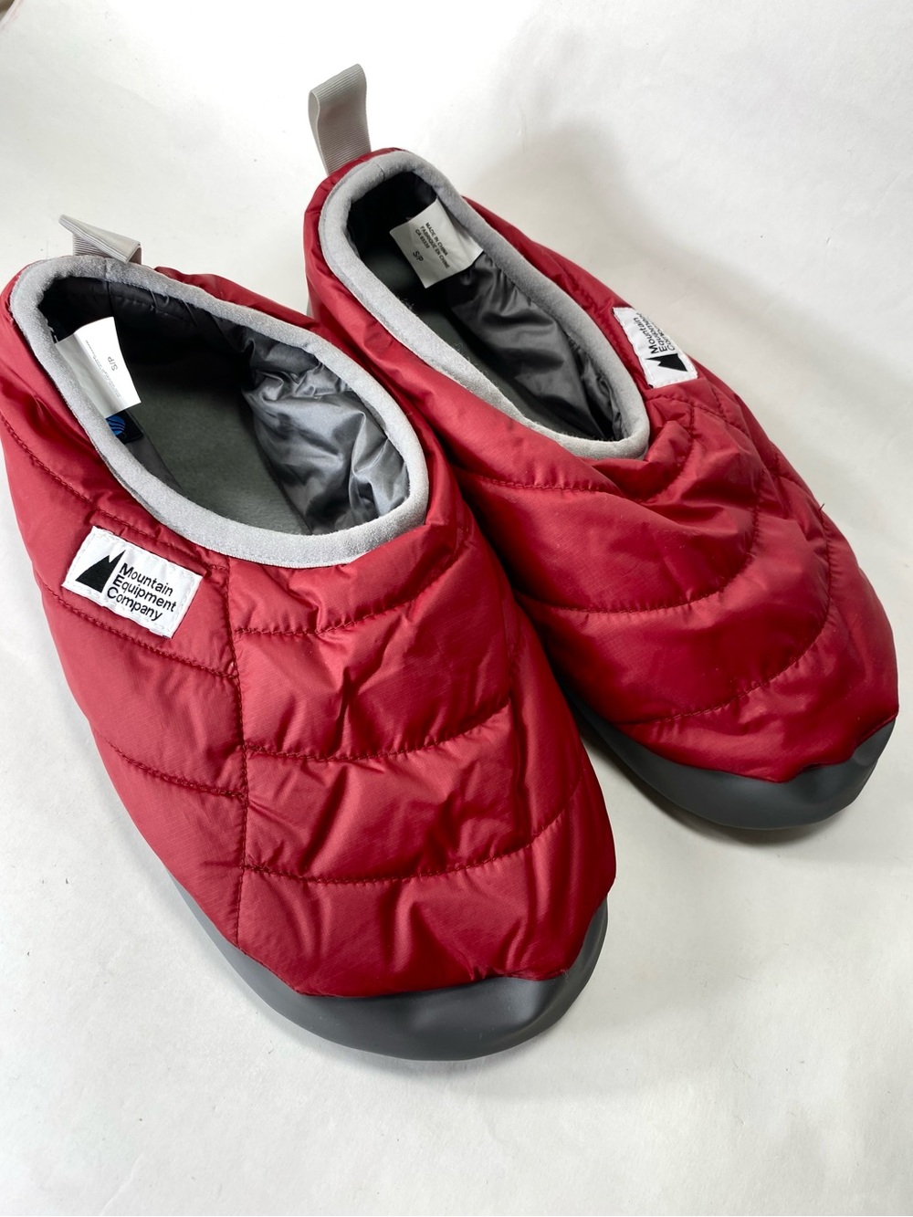 Mountain Equiptment Company MEC Comfy Hut Slippers - Unisex S (M 6-7, W 7.5-9)